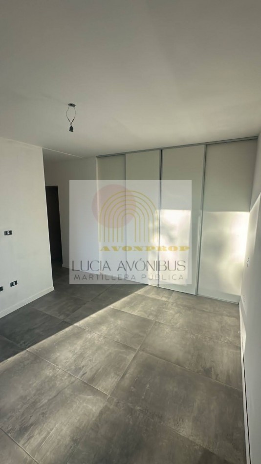 CASA EN COMPLEJO CERRADO