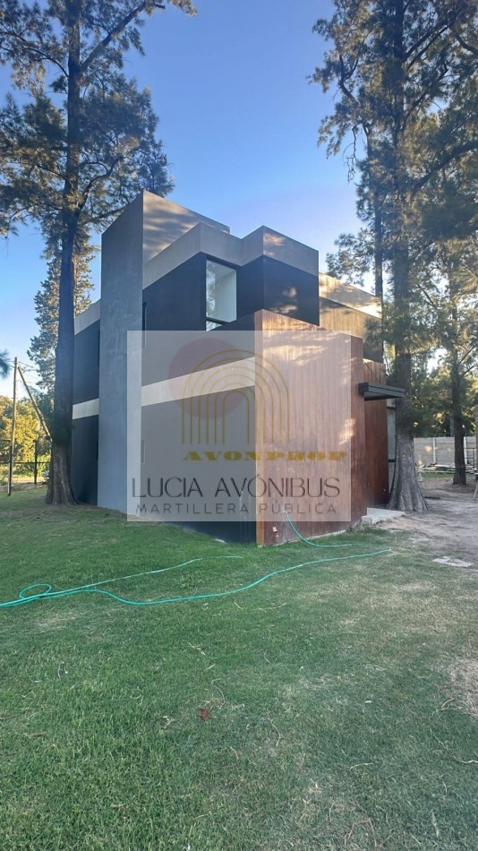 CASA EN COMPLEJO CERRADO