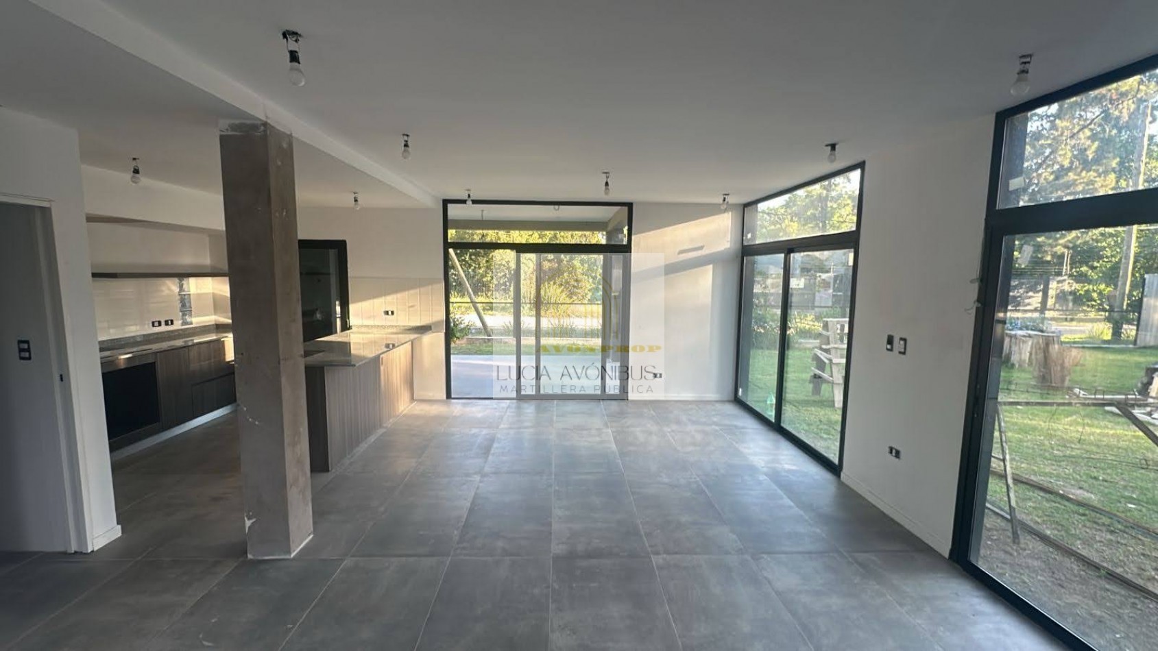 CASA EN COMPLEJO CERRADO